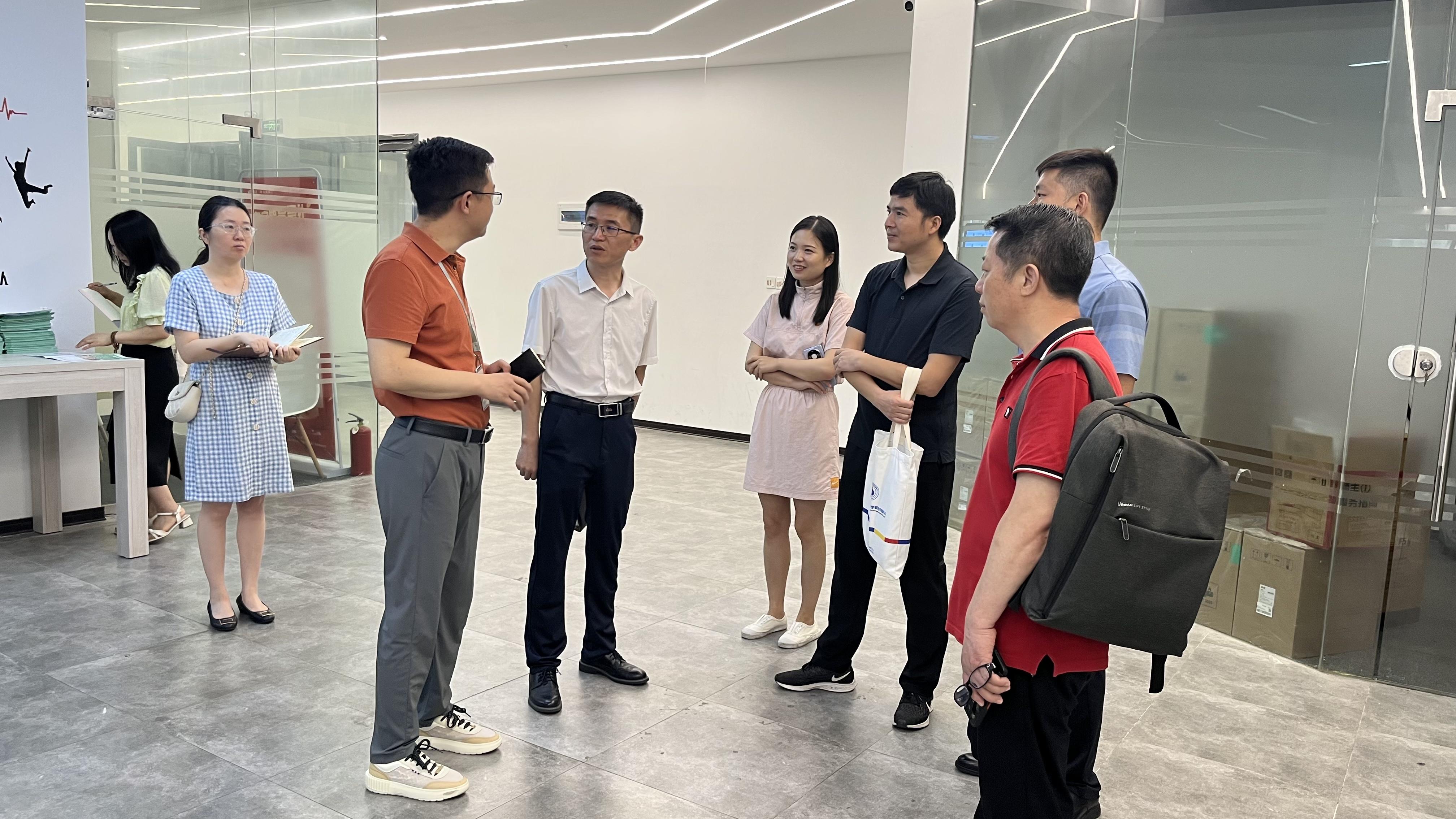 領導視察 指導工作 | 宜昌市商務局領導一行蒞臨湖北納新網(wǎng)絡科技有限公司視察調(diào)研2